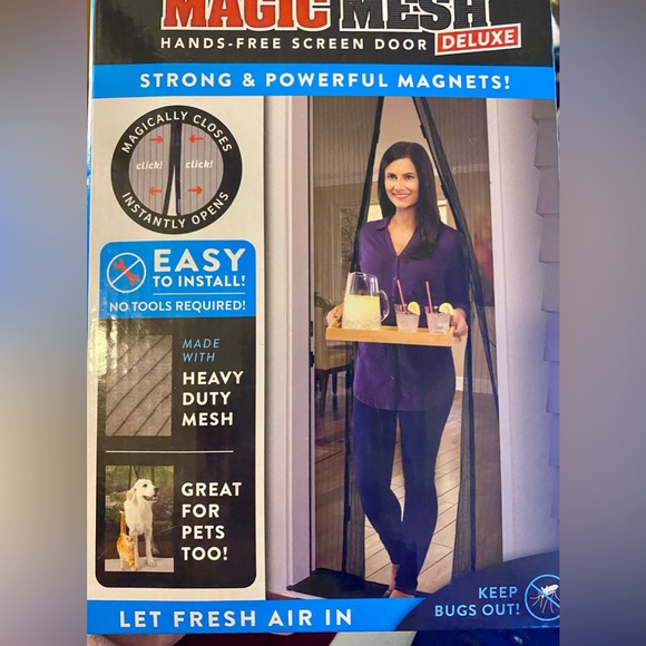 New! Magic Mesh Deluxe Hands-Free Screen Door - Picture 3 of 8